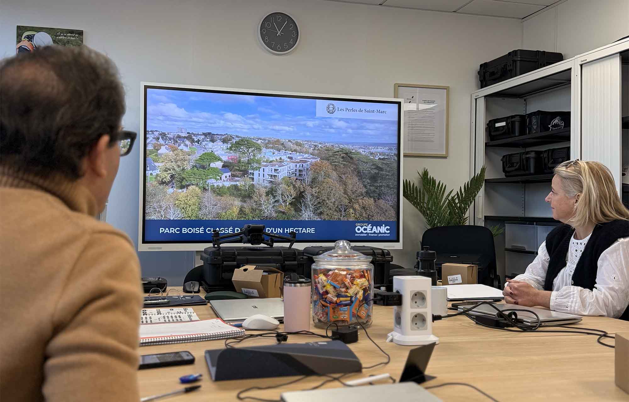 Stagiaire en salle de formation, théorie de la formation spéciale immobilier à Brest